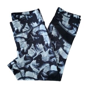 3/$30 Lole • Gratitude Crop Leggings